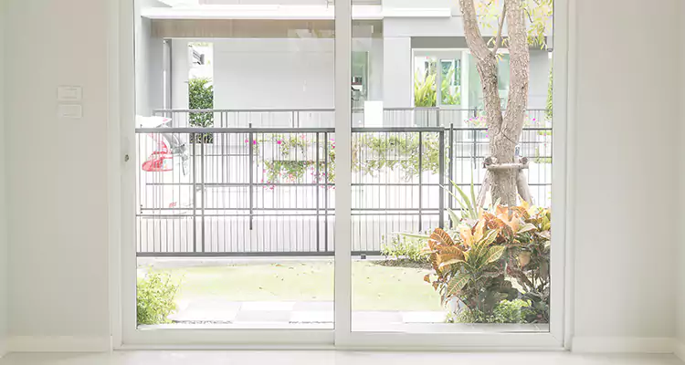 Balcony Screen Door Repair in St. Petersburg, FL