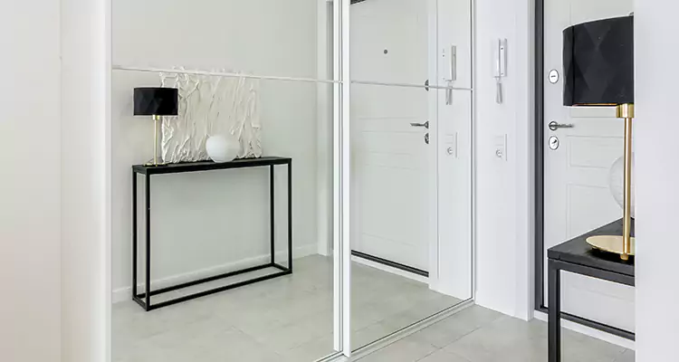 Mirrored Bifold Closet Doors Repair in St. Petersburg, FL