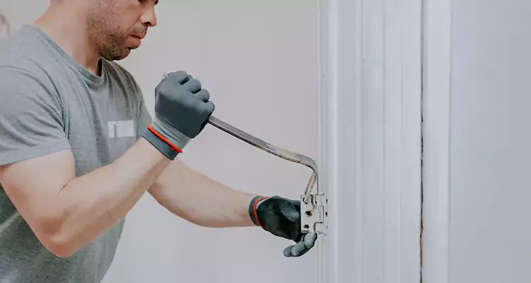 Cracked Door Jamb Repair in St. Petersburg, FL
