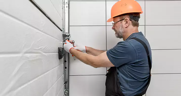 Emergency Garage Door Repair in St. Petersburg, FL