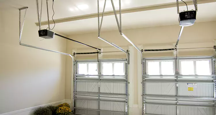 Residential Emergency Garage Door Repair in St. Petersburg, FL