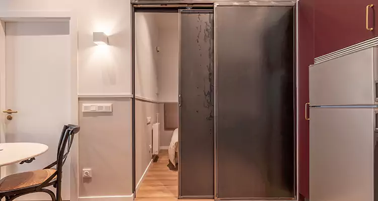 We Fix Closet Sliding Door in St. Petersburg, FL