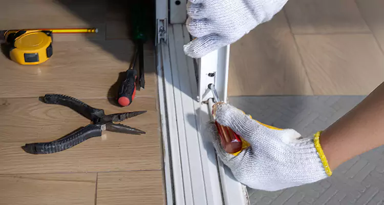 Screen Door Wheel Replacement in St. Petersburg, FL