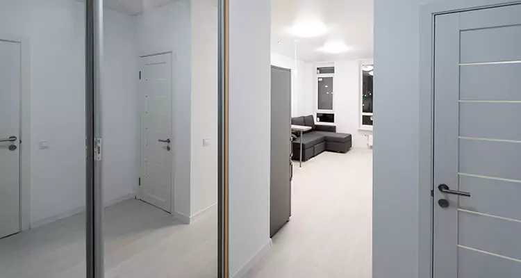 Modern Mirrored Closet Doors Repair in St. Petersburg, FL