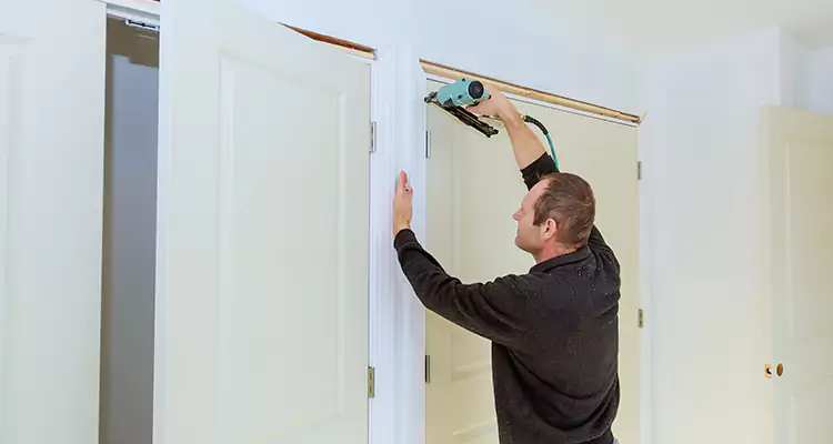Top Rated Door Fixing ServiceFixing Garage Door Track in St. Petersburg, FL