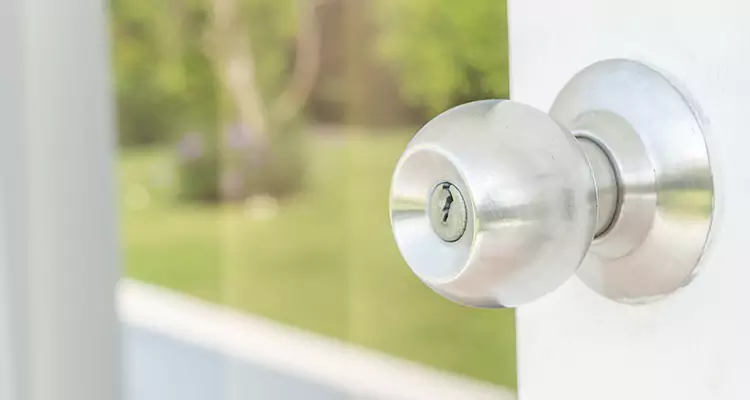 Patio Door Mechanism Jammed in St. Petersburg, FL