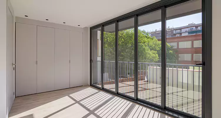 Fix Sliding Screen Door Track in St. Petersburg, FL