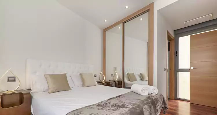 Sliding Wardrobe Door Mirror Replacement in St. Petersburg, FL